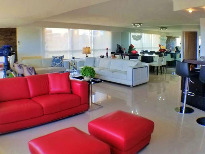 Apartamento en venta en Rambla Doctor Claudio Williman, Punta Del Este