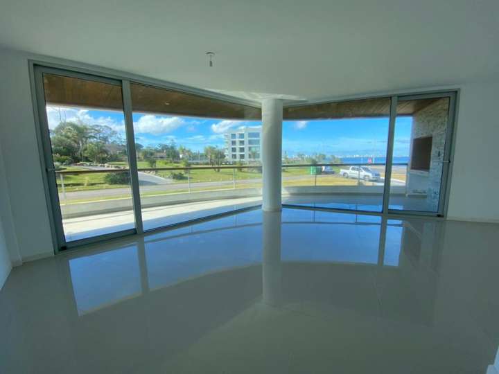 Apartamento en venta en Pinares, Maldonado