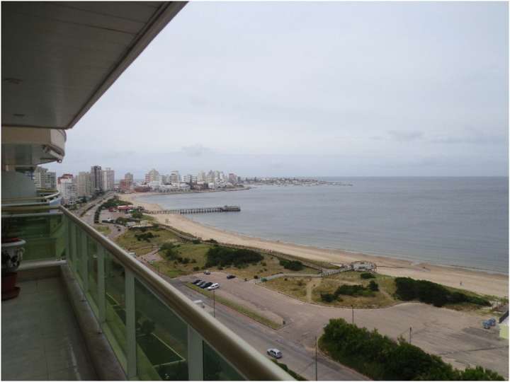 Apartamento en venta en Rambla Doctor Claudio Williman, Maldonado
