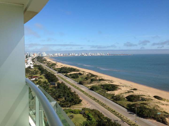 Apartamento en alquiler en Punta Del Este