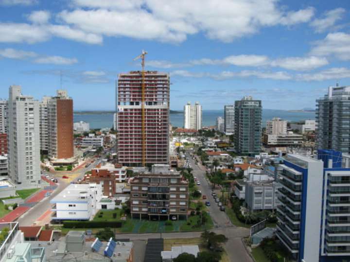Apartamento en alquiler en Punta Del Este