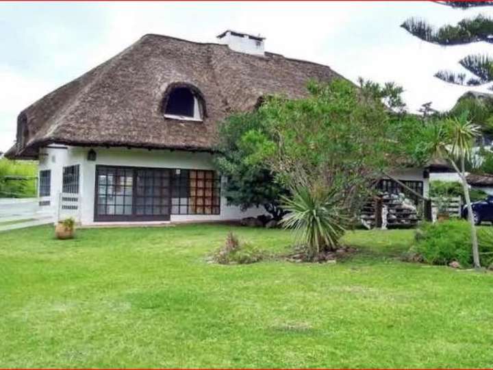 Casa en venta en Pinares, Maldonado