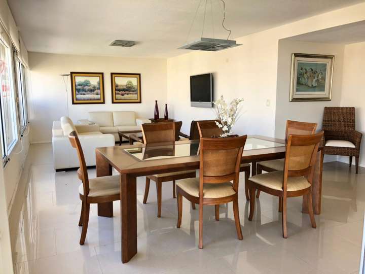 Apartamento en venta en Biarritz, Punta Del Este