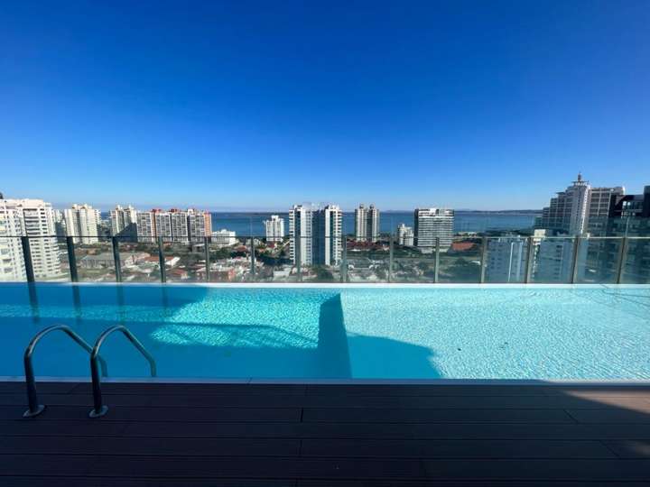 Apartamento en venta en Rambla Lorenzo Batlle Pacheco, Punta Del Este