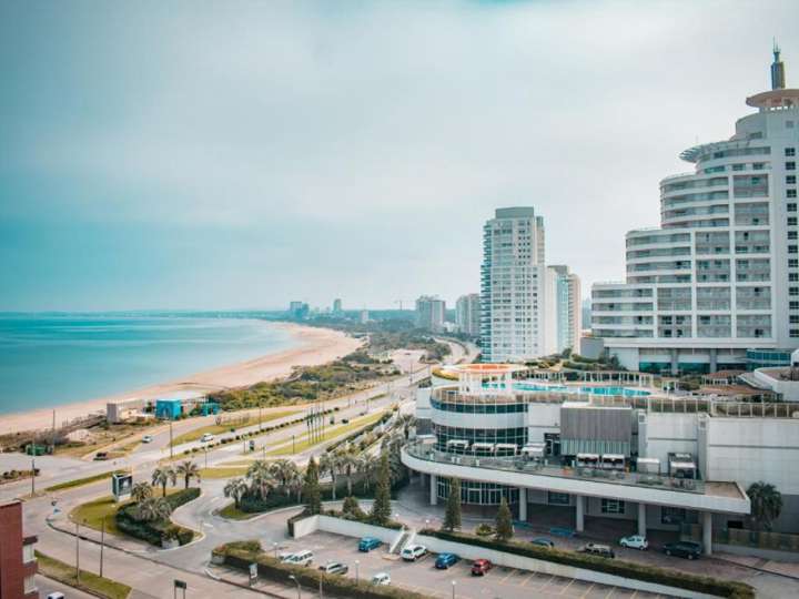 Apartamento en venta en Avenida Chiverta, Punta Del Este