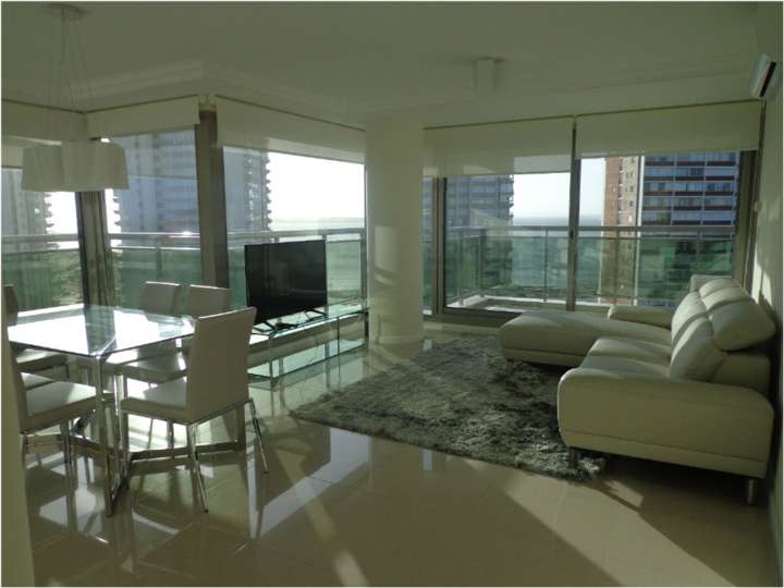 Apartamento en venta en Rambla Lorenzo Batlle Pacheco, Maldonado