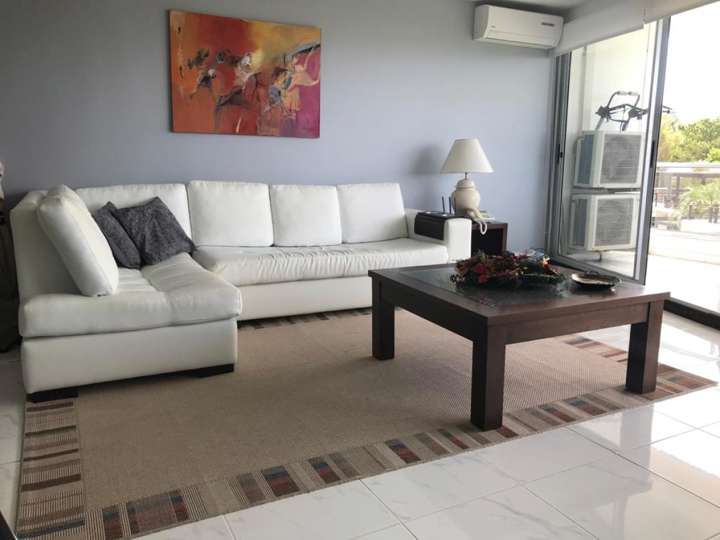 Apartamento en venta en Pinares, Maldonado