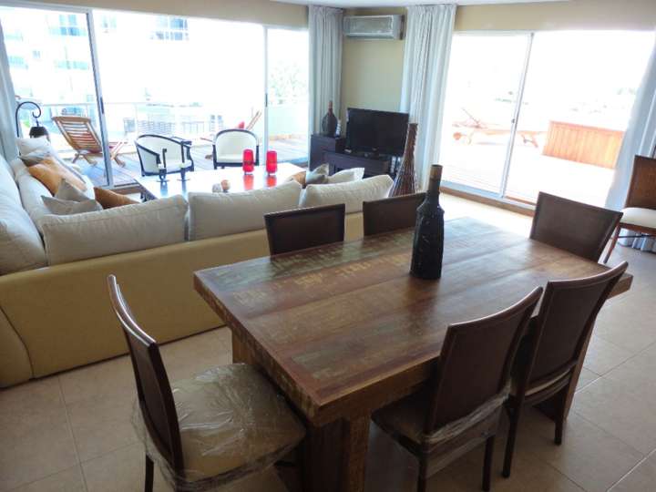 Apartamento en venta en Pinares, Maldonado