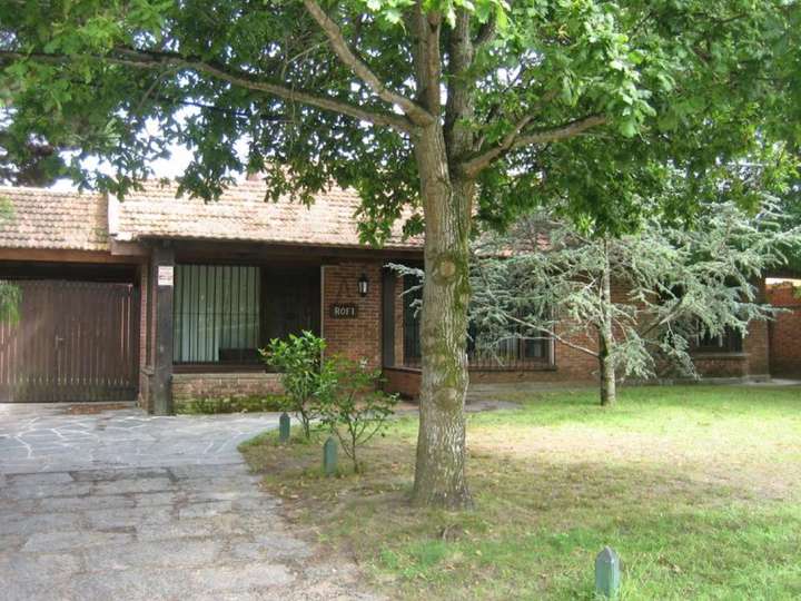 Casa en alquiler en Pirineos, Punta Del Este