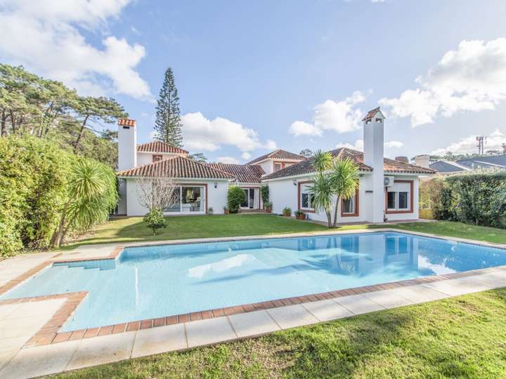 Casa en venta en Avenida San Remo, Punta Del Este