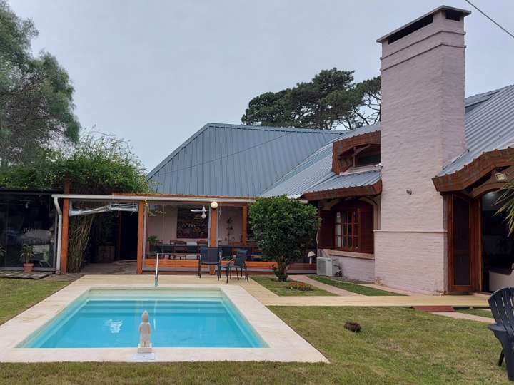 Casa en venta en Avenida William Shakespeare, Punta Del Este