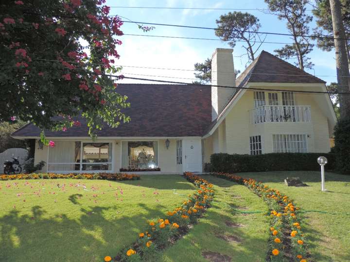 Casa en venta en Avenida del Mar, Punta Del Este