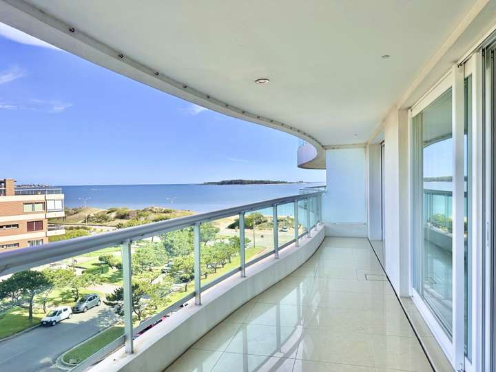 Apartamento en venta en Rambla Doctor Claudio Williman, Maldonado