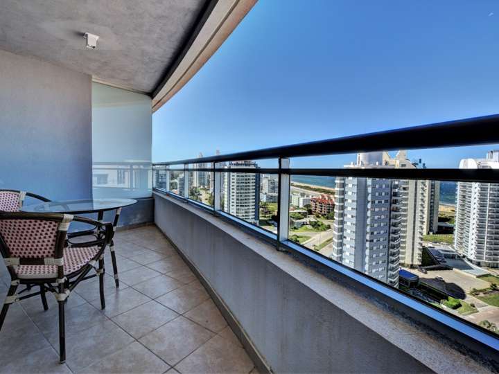 Apartamento en venta en Avenida Chiverta, Punta Del Este