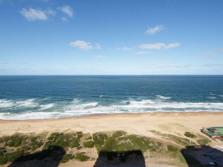 Apartamento en venta en Rambla Lorenzo Batlle Pacheco, Punta Del Este
