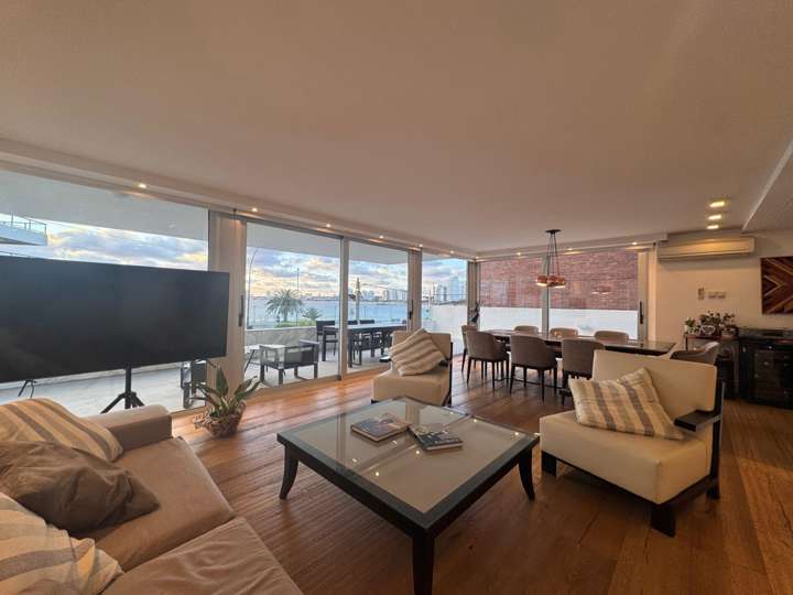 Apartamento en venta en Rambla Doctor Claudio Williman, Punta Del Este