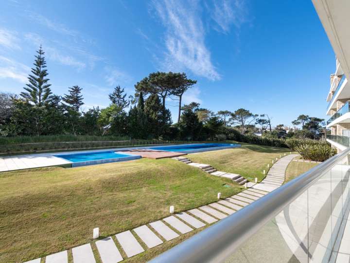 Apartamento en venta en Alfonsina Storni, San Rafael - El Placer