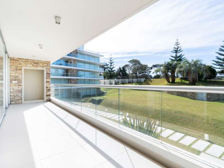 Apartamento en venta en Alfonsina Storni, San Rafael - El Placer