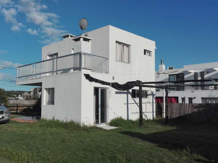 Casa en venta en Avenida Eduardo Víctor Haedo, El Tesoro