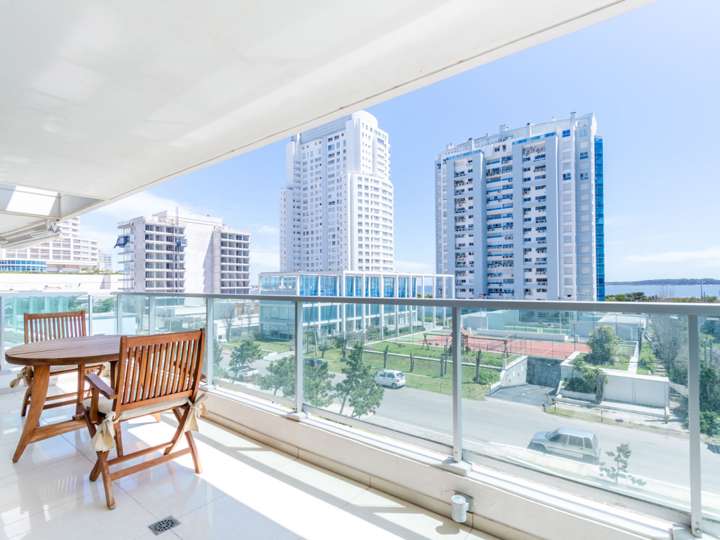 Apartamento en venta en Rambla Doctor Claudio Williman, Maldonado