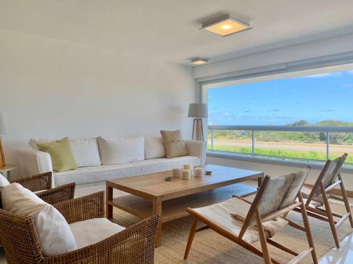 Apartamento en venta en Rambla Lorenzo Batlle Pacheco, Punta Del Este