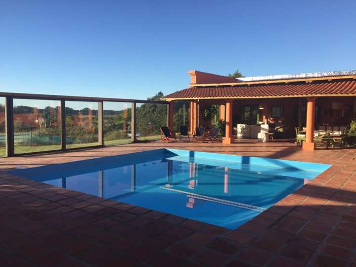 Casa en venta en Luis Sambucetti, El Tesoro