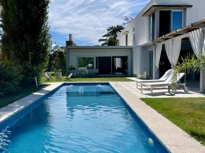 Casa en venta en Avenida del Mar, Punta Del Este