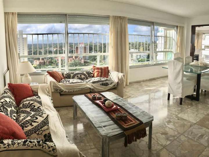 Apartamento en venta en Rambla Doctor Claudio Williman, Maldonado