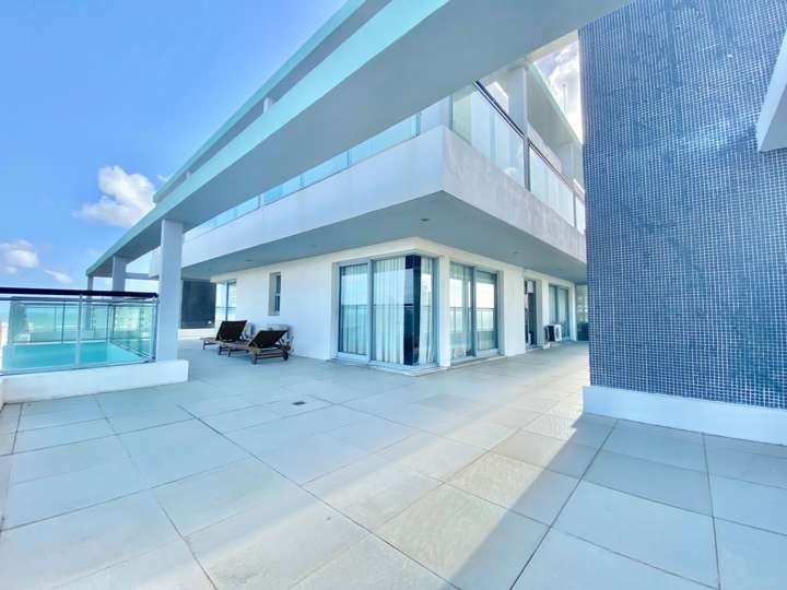 Apartamento en venta en Avenida Francisco Salazar, Maldonado