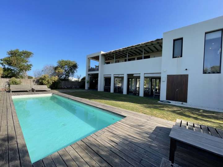 Casa en venta en Eugenio Sainz Martínez, Maldonado