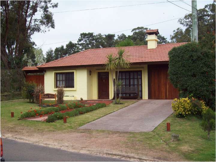 Casa en venta en Avenida Víctor Hugo, Punta Del Este
