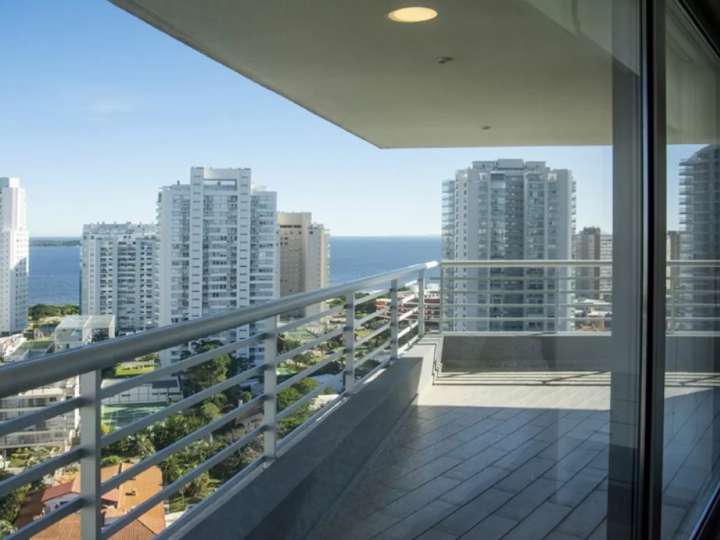 Apartamento en venta en Punta Del Este
