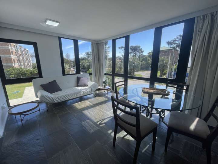 Apartamento en alquiler en Avenida Martiniano Chiossi, Maldonado