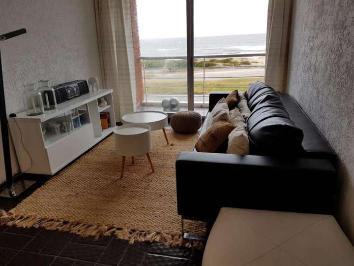 Apartamento en venta en Rambla Lorenzo Batlle Pacheco, Punta Del Este