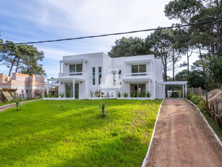 Casa en venta en La Cruceta, Maldonado