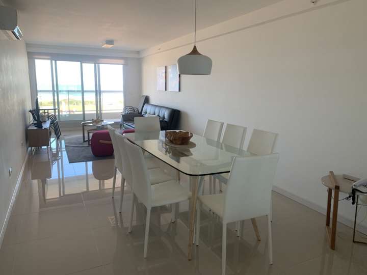 Apartamento en venta en Avenida del Mar, Punta Del Este