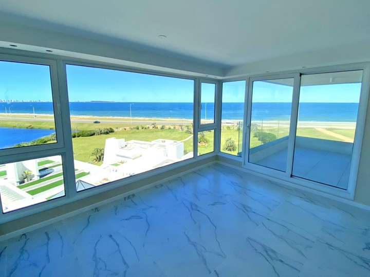 Apartamento en venta en Pinares, Maldonado