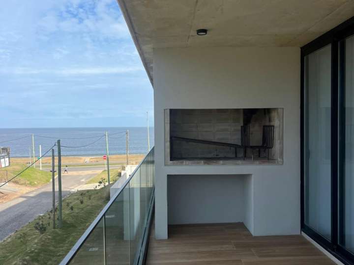 Apartamento en venta en Pinares, Maldonado