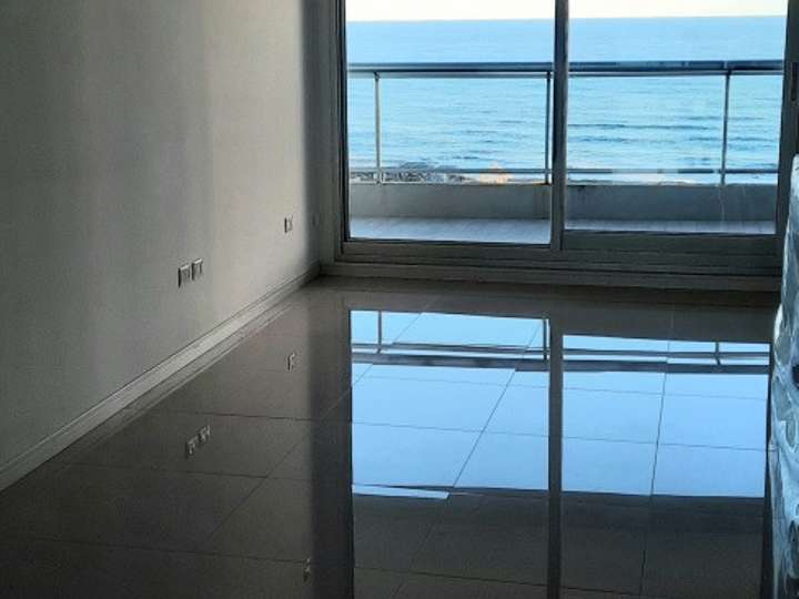 Apartamento en venta en Avenida del Mar, Punta Del Este