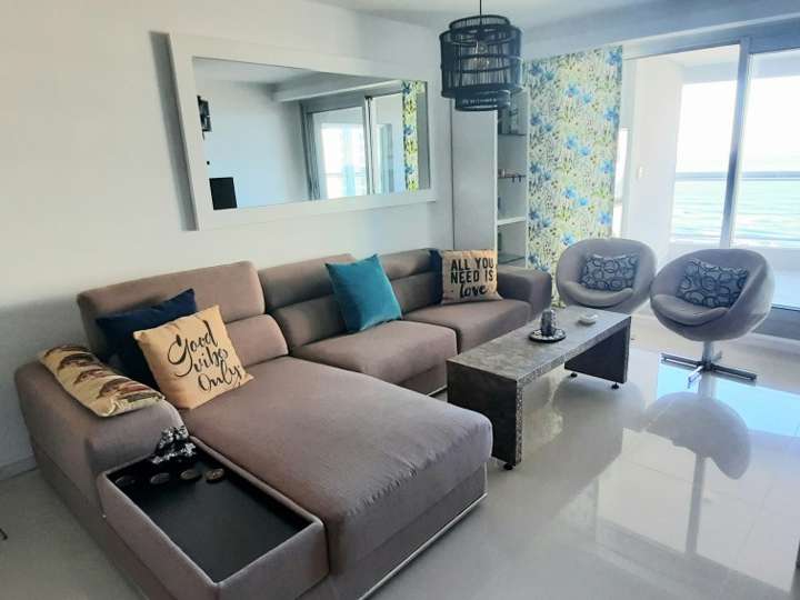Apartamento en venta en Avenida del Mar, Punta Del Este