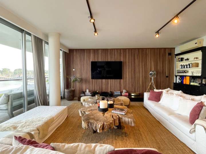 Apartamento en venta en Avenida Eduardo Víctor Haedo, El Tesoro