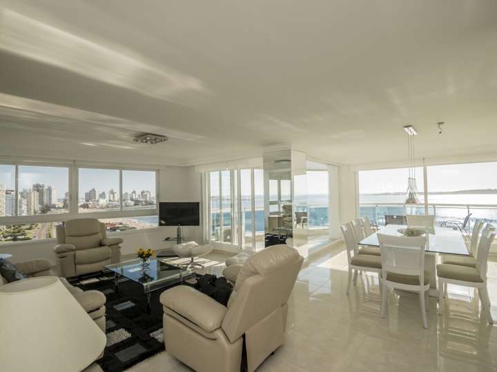 Apartamento en venta en Rambla Doctor Claudio Williman, Punta Del Este
