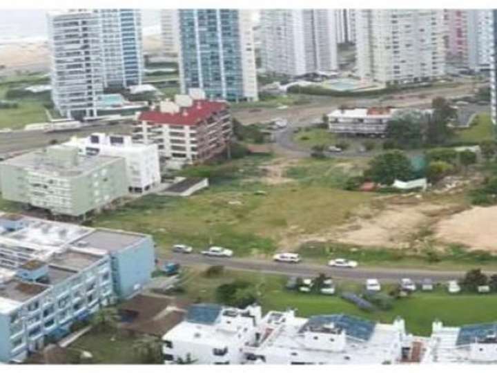 Terreno en venta en Punta Del Este