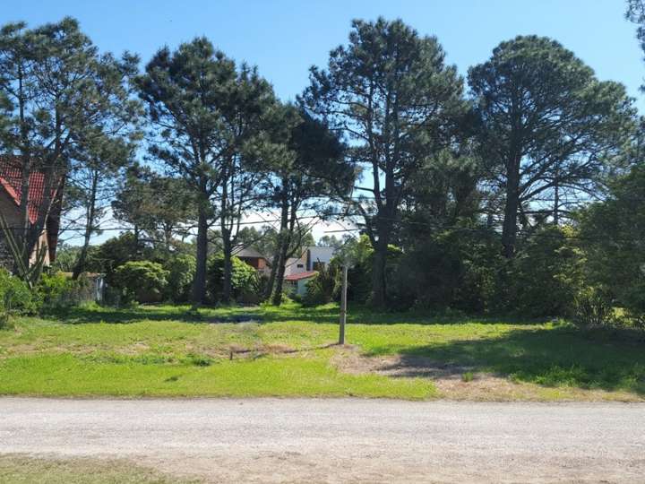 Terreno en venta en Pinares, Maldonado