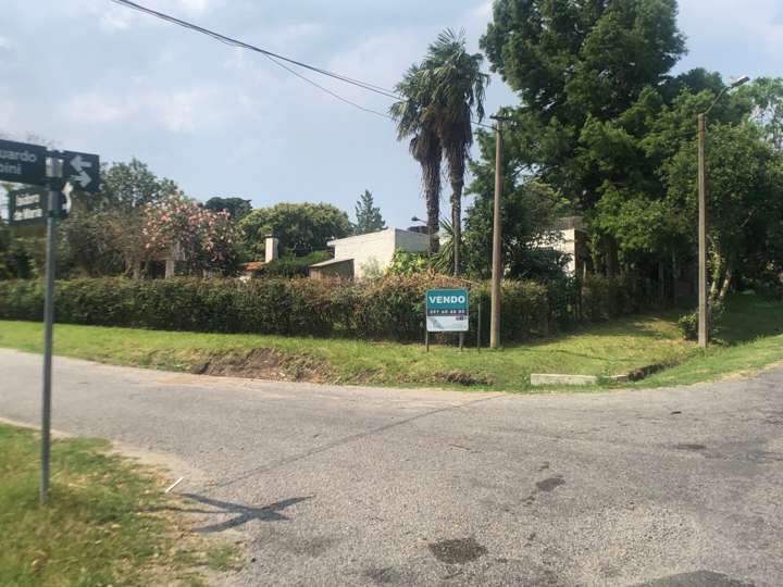 Terreno en venta en Avenida General Artigas, Colonia