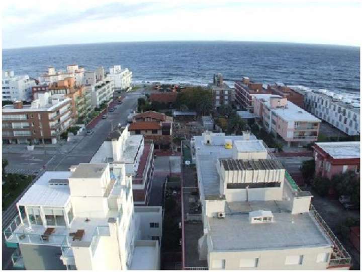 Apartamento en venta en Comodoro Gorlero (Calle 19), Punta Del Este