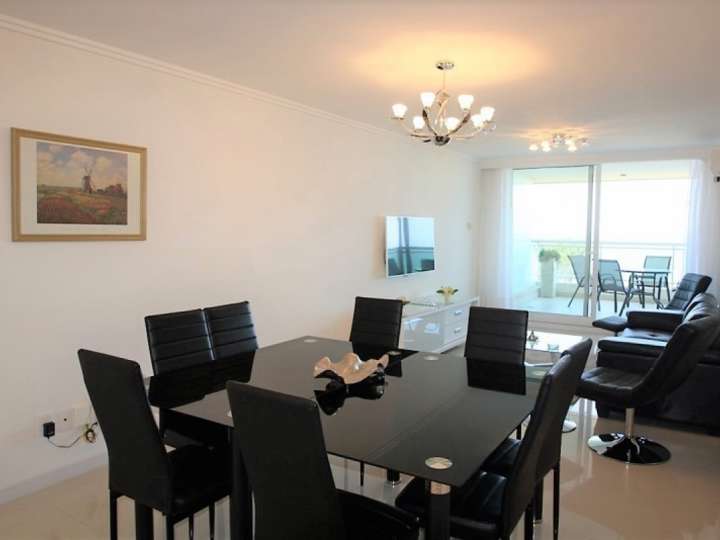 Apartamento en venta en Pinares, Maldonado