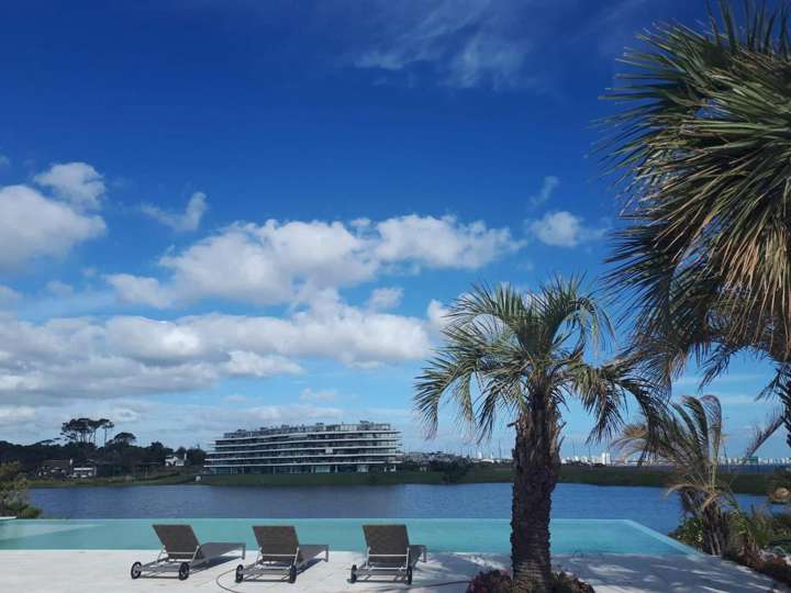 Apartamento en venta en Pinares, Maldonado