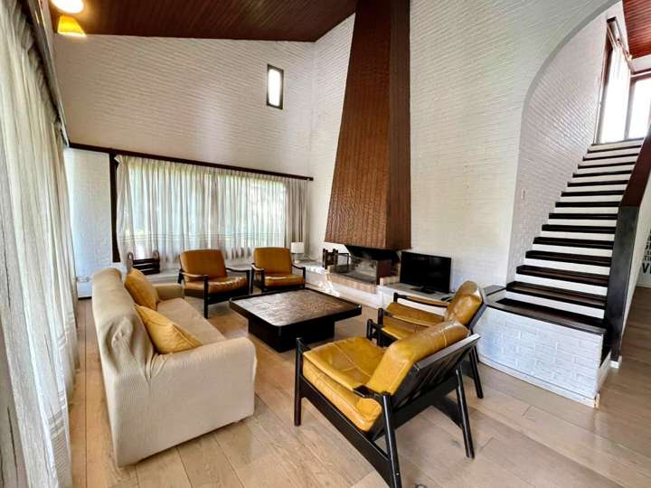 Casa en alquiler en Punta Del Este
