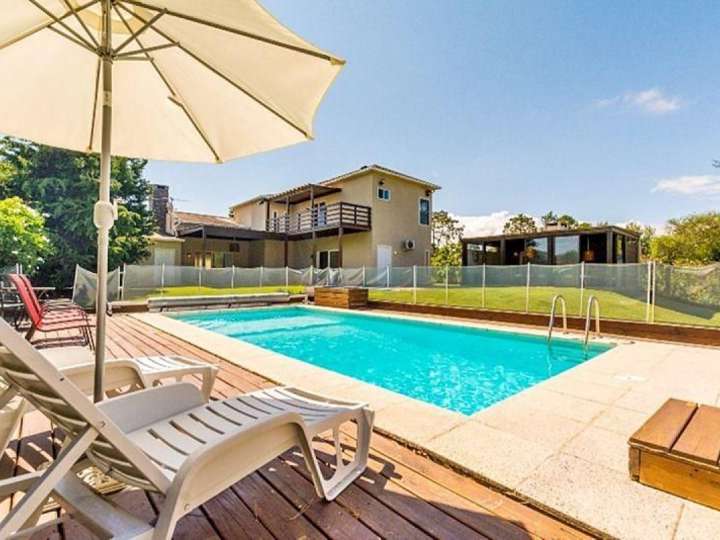 Casa en venta en Edgardo Genta, Maldonado